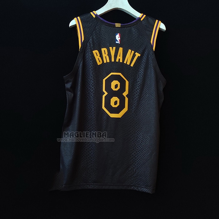 Maglia
 Kobe Bryant NO 8 Los Angeles Lakers Black Mamba Autentico
 Nero
